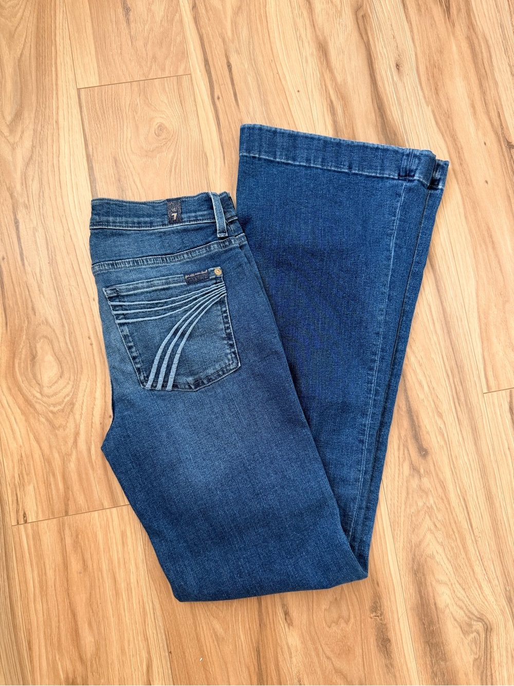 7 For All Mankind DOJO Women's Dark Blue Flare Jeans